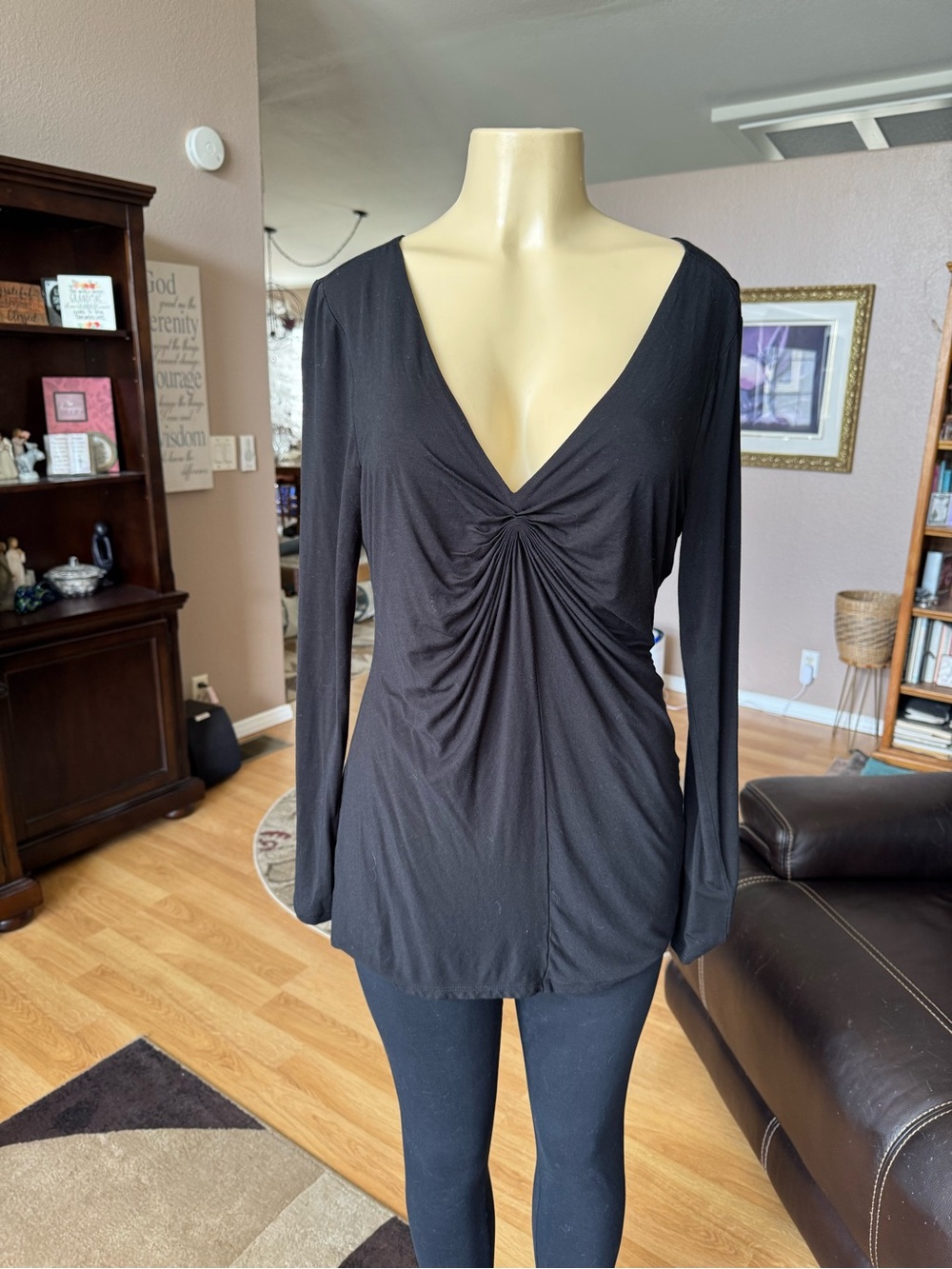 White House Black Market Black Long-Sleeve V-Neck Twist-Front Top-size M